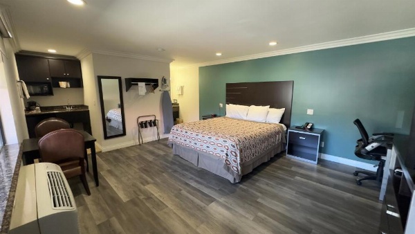 Garden Inn and Suites Glendora image 13